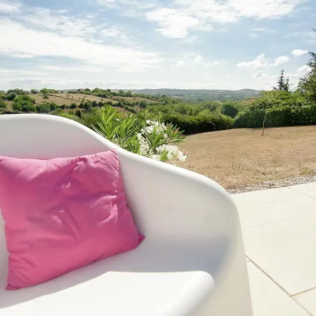 Chic Holiday With Private Terrace In Rocamadour France בית נופש *