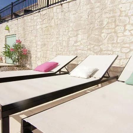 Chic Holiday With Private Terrace In Rocamadour France בית נופש *